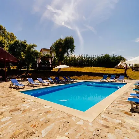 Campismo de Luxo Arrabia Glamping Bell Tents